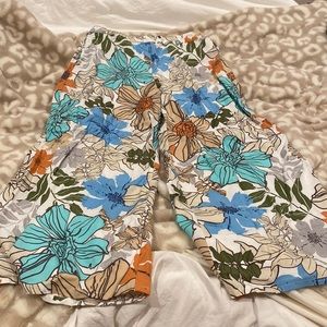 Wide leg floral print pants! Size small